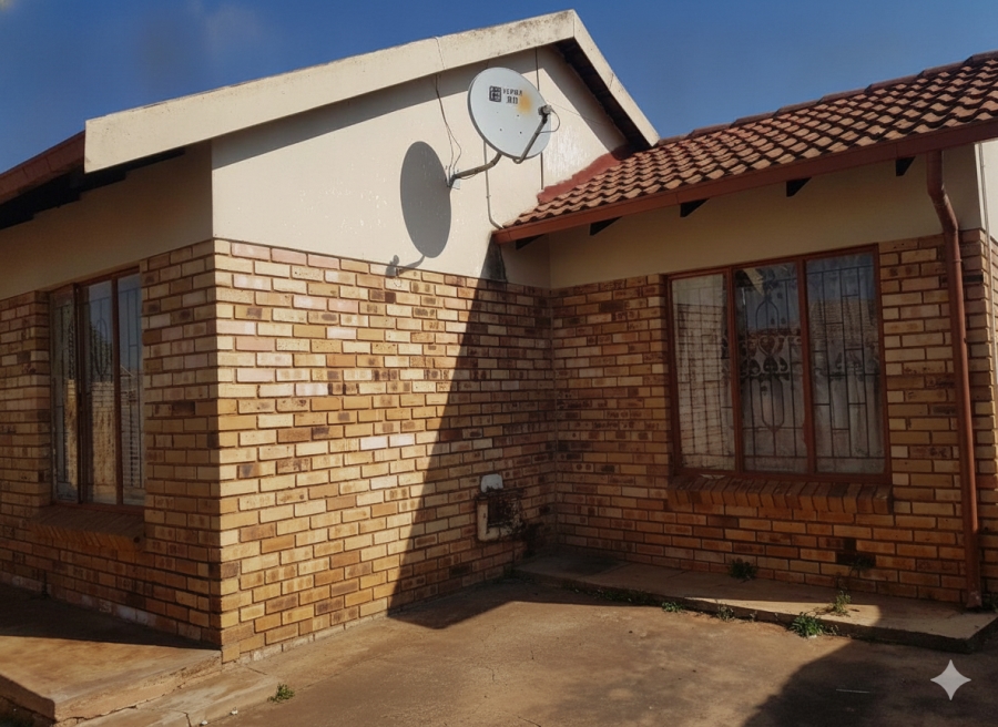 2 Bedroom Property for Sale in Geelhoutpark North West